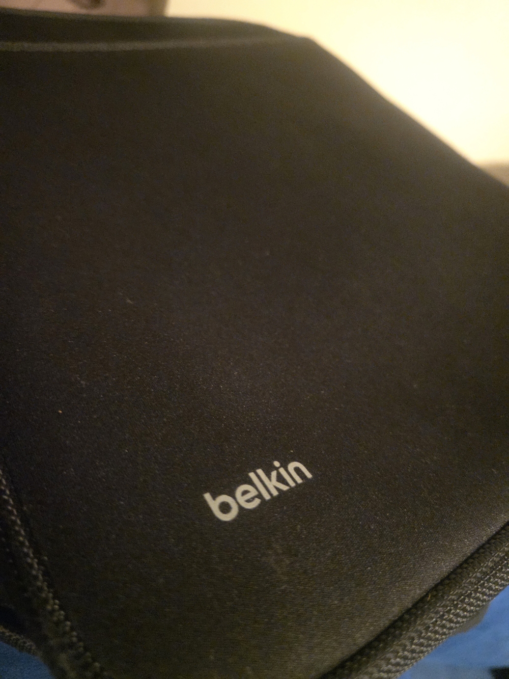 5 Belkin - Black Slim Softcase Protector